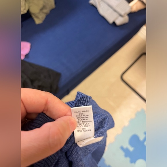 Vintage Banana Republic 72%Silk 15% Cashmere Blue V-Neck Pullover Men's L Luxury - Picture 6 of 6